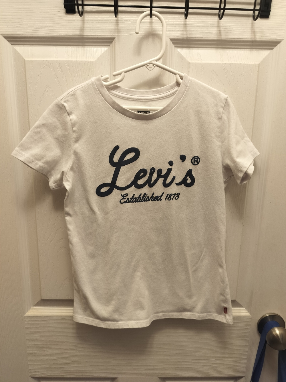 Levi's White Tee with Navy Script Logo - Kids Short Sleeve
